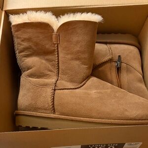 Kirkland Signature Tan Shearling Boots